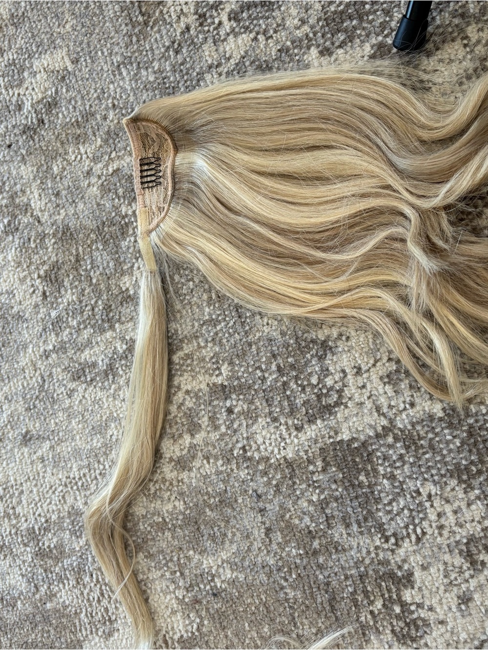 Halo Blonde Halo-Style ponytail Extension - Picture 5 of 5